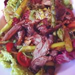 Salat satt! #vegan #salad #oystermushrooms #greenasparagus #bodhi #munich #veganrestaurant #dailyhappa