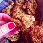 Working on the perfect #vegan #friedchicken for a special event coming up #veganfastfood #veganfriedchicken #comfortfood #mussauchmalsein