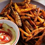 Today: #ovenfries #crunchy #frenchfries #vegan #mayonnaise #ketchup #comfortfood #dailyhappa #mhmmmmmm