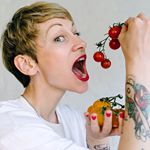 Für das @dailybreadmag habe ich "Die 10 Weisheiten des Foodbloggens" aufgeschrieben. Link zum Artikel im Profil! #foodblogger #foodporn #foodcontent #lecker #socialmedia #foodjob #cooking #eatingasajob 🍅🍒🍌🍏🌶🍍foto: @jule_mueller